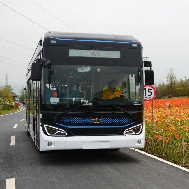 10.5m Düşük Giriş Saf Elektrikli Otobüs Sürdürülebilir Ulaşım Çözümü 20-30 Koltuk
