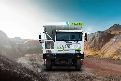Yüksek Verimlilik İçin Sıfır Emisyonlu ve Çift Motorlu Tahrikli 110 Ton Yük Kapasiteli Elektrikli Maden Kamyonu